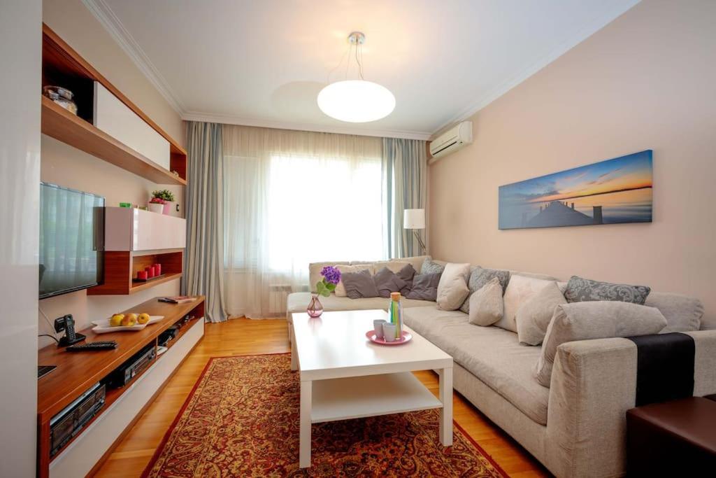 Green Apartment - Top Location, Near City Center! София Экстерьер фото