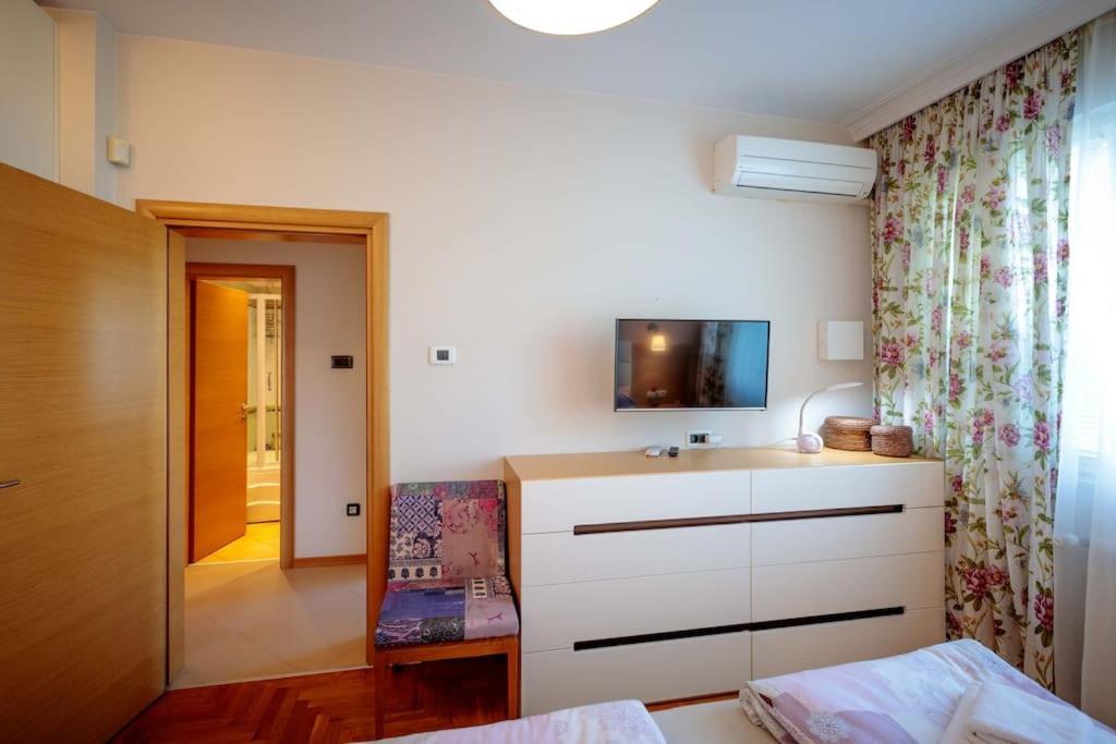 Green Apartment - Top Location, Near City Center! София Экстерьер фото