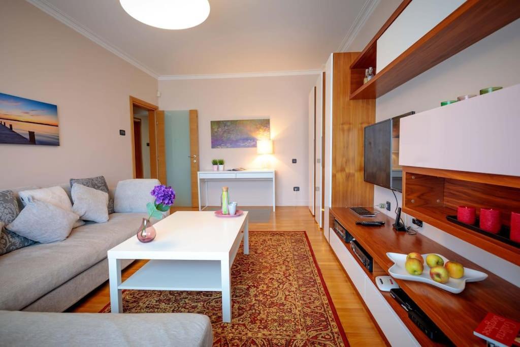Green Apartment - Top Location, Near City Center! София Экстерьер фото