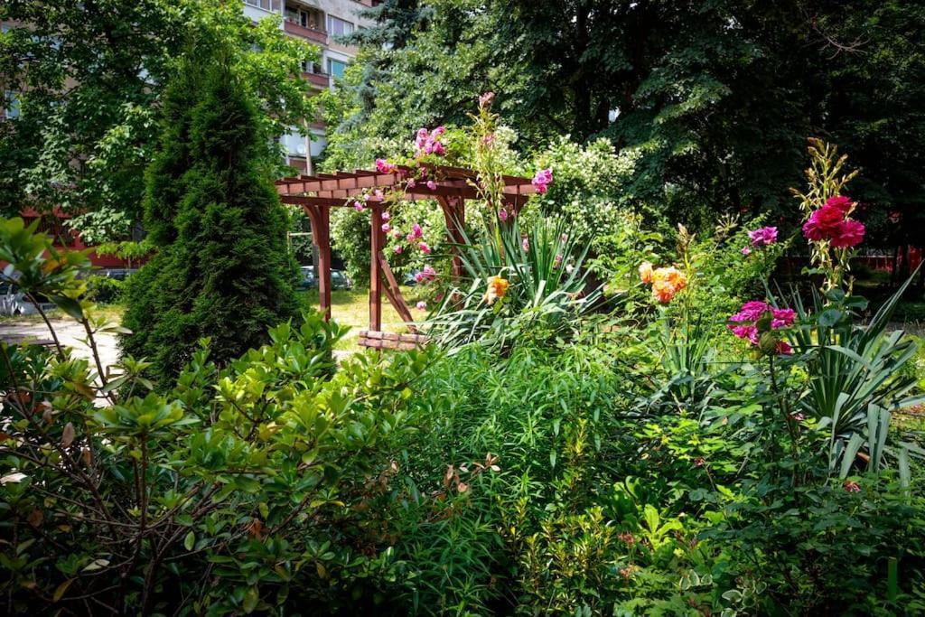 Green Apartment - Top Location, Near City Center! София Экстерьер фото