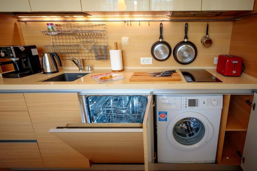 Green Apartment - Top Location, Near City Center! София Экстерьер фото