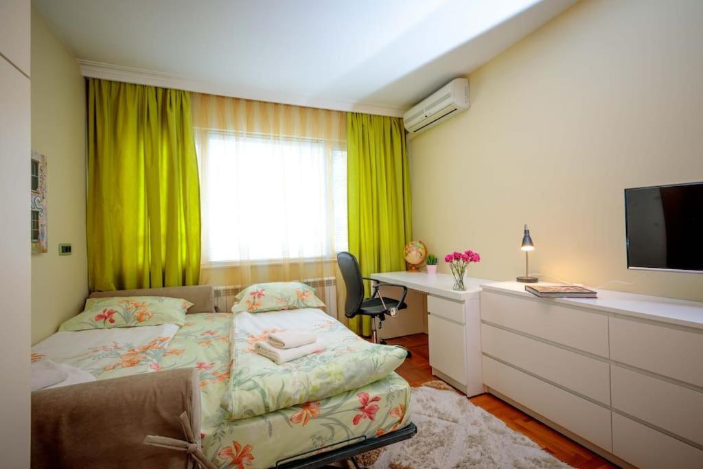 Green Apartment - Top Location, Near City Center! София Экстерьер фото